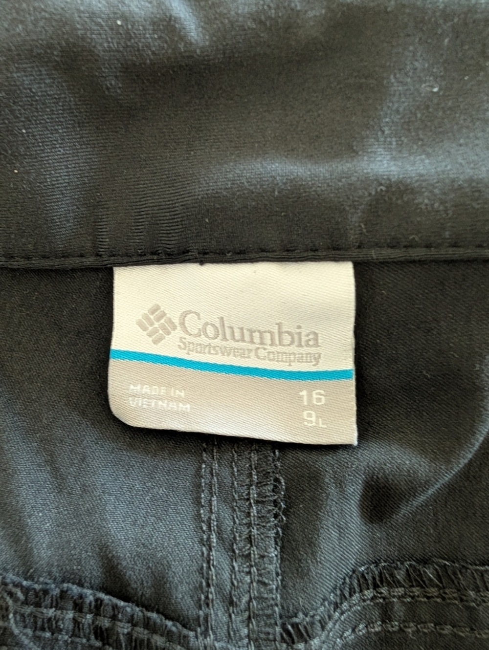 Columbia Women's Black Performance Shorts Size 16 - Picture 9 of 10